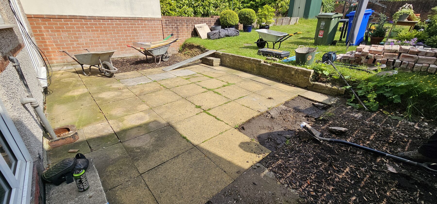 Silver Stone garden before the transformation, view 2
